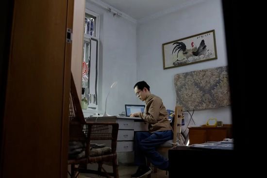 耗时3年，合肥人杨阳用一根手指敲出20万字小说！