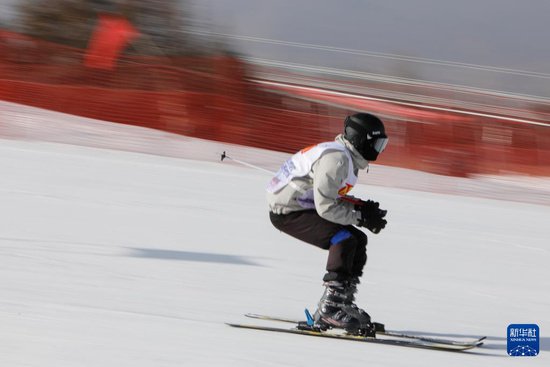 甘肃省大众高山滑雪邀请赛开赛