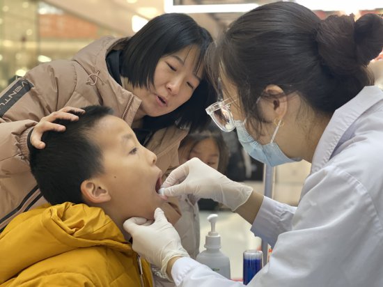 “健康口腔，快乐童年” 儿童口腔科普义诊系列活动
