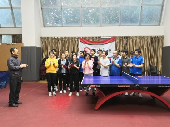 外国语学院举办师生乒乓球友谊赛