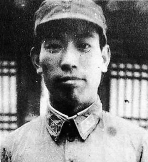 1938年，湖南一农妇打听失散10年的丈夫，说出名字后被急送延安