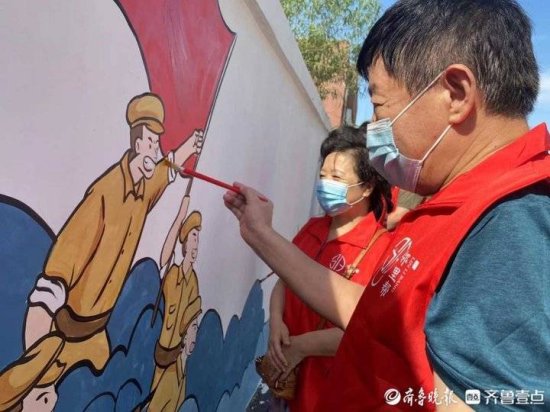 泉城社区丨画中歌颂党，百米墙绘亮相文东街道