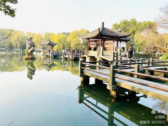 欣赏杭州西湖美景，听听关于西湖的优美传说和<em>民间故事</em>