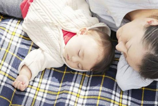 这2个<em>时间</em>是宝宝睡觉“黄金期”，身高发育有利，大脑也会受影响