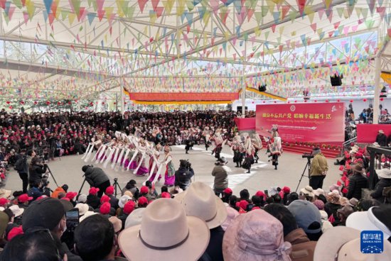新华全媒+丨西藏隆重庆祝百万农奴解放纪念日