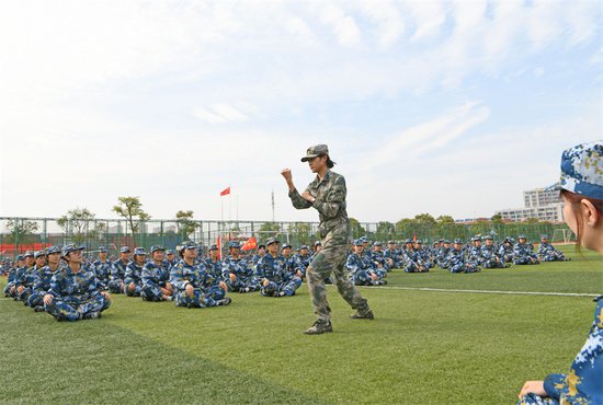 大学生军训教官王思宇：我永远不会忘记自己曾是一个兵