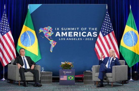 <em>拜登与</em>巴西总统首次正式会晤，外媒：他们似乎“避免眼神接触”