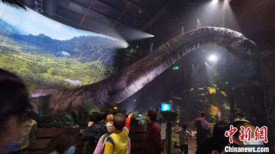 《<em>侏罗纪世界</em>电影特展》登陆广州 大年初一正式开幕