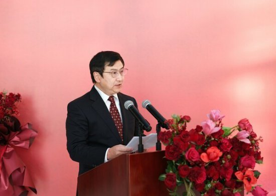 新年伊始，信华信两家核心业务公司揭牌