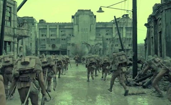 电影八佰：抱着手榴弹炸日军钢板阵的中国士兵，他的<em>名字叫什么</em>...