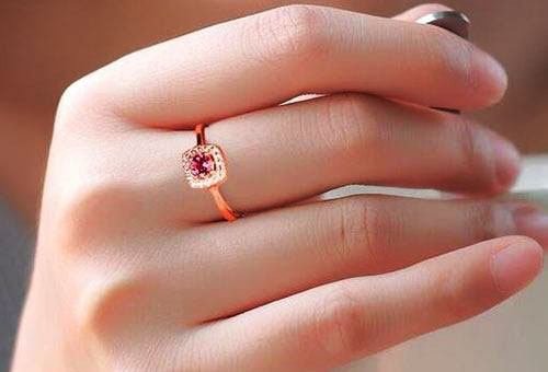 心理测试：选一款最美的戒指，测你是美<em>一时还是</em>美<em>一世</em>？