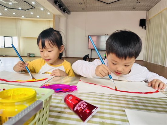 以赛促教，共赴成长——龙南市第四公立幼儿园教师公开课竞赛...