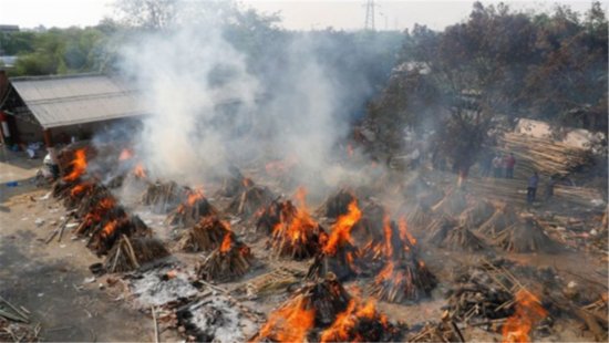 印度终于承认了，露天<em>火葬场</em>污染环境，近170万印度人死于空气...