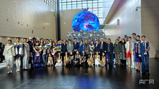 第二届新疆<em>文化艺术</em>节美术系列展览开幕！