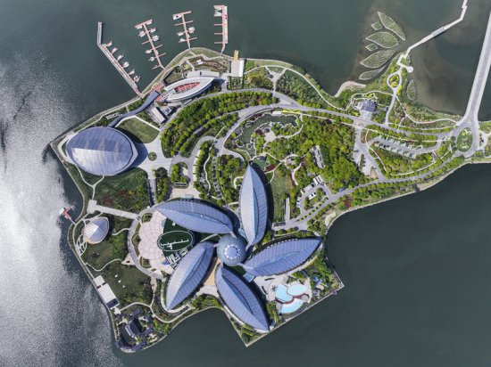 <em>上海</em>第七家洲际酒店开业！坐拥整座岛屿，打造新城湖畔会客厅