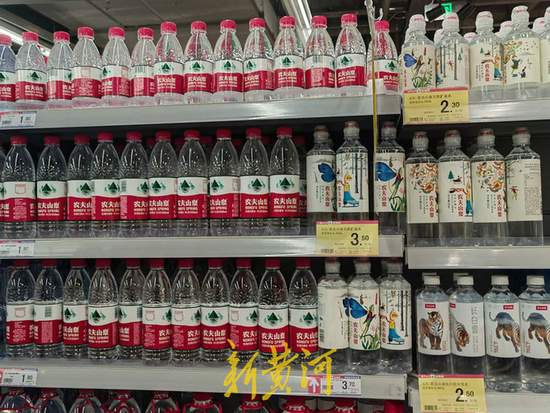 农夫山泉“小绿瓶”<em>纯净水</em>低调铺货，济南仅部分小超市在售