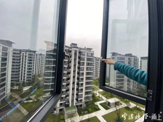 <em>宁波一</em>市民花400多万元买的房子，却没有窗户自由，这是为何？