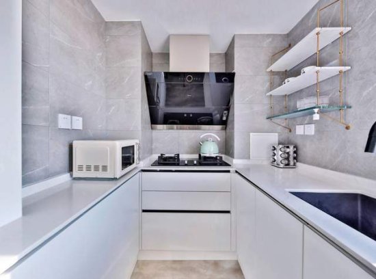 48平优雅一居巧改造，U型厨房＋岛台，卧室独立衣帽间，真棒！