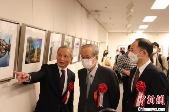 “风月<em>同天</em>”纪念中日邦交正常化50周年摄影展开幕式在日本举行