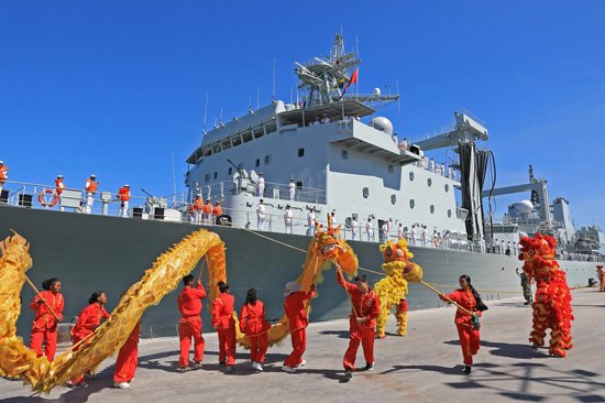 <em>中国海军</em>第45批护航编队抵达马达加斯加进行友好访问