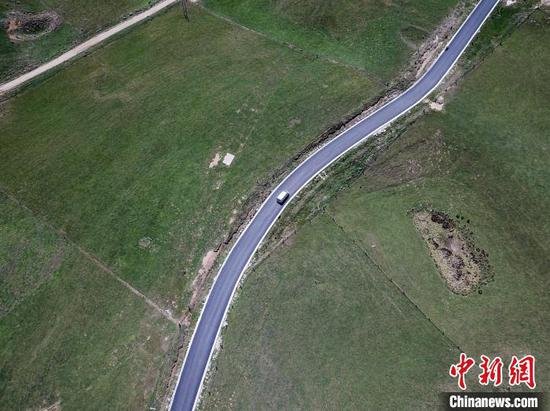 <em>贵州</em>1307公里县乡公路改善提升工程项目通过交（竣）工验收