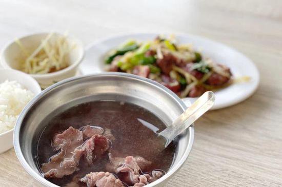 <em>牛肉汤</em>+泡面，在台湾被“嫌弃”了？