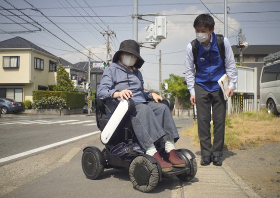 日本推出电动轮椅<em>免费</em>租借服务 方便老年人外出