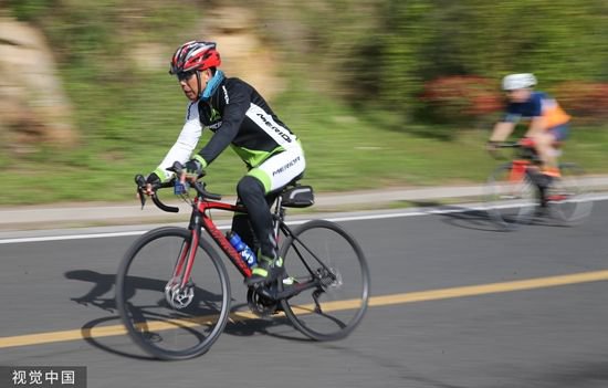 江苏连云港：自行车骑行大会举办 10多个省市选手参赛