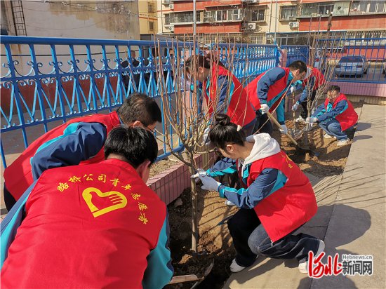 中国二十二冶集团<em>路桥公司</em>：校企“结同心” 栽下“希望树”