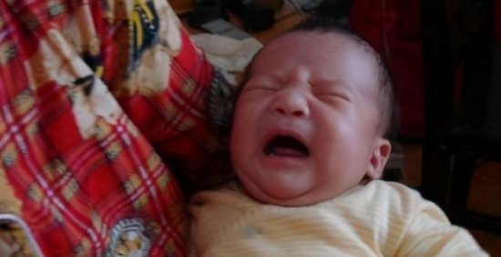 7个月大婴儿总哭闹，医生以为是长牙痛，一小时后医生焦急让转院