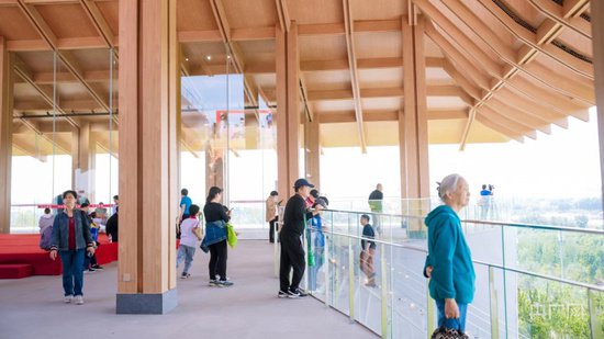 南苑森林湿地公园观景台建成开放 “五一”文化游园会启幕