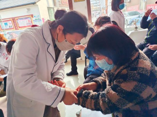 潍城区：中医义诊进社区 健康服务“零距离”