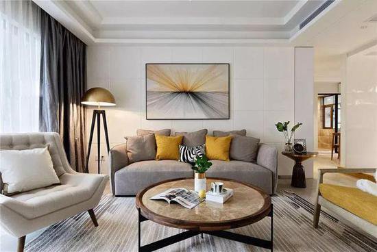 选对<em>沙发背景墙装饰画</em>，客厅空间瞬间焕新颜，美观又大气！