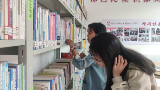湖南武冈：“小书屋”成为文化“大粮仓”