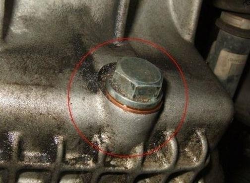 汽车发动机常见7种漏油<em>原因和解决方法</em>