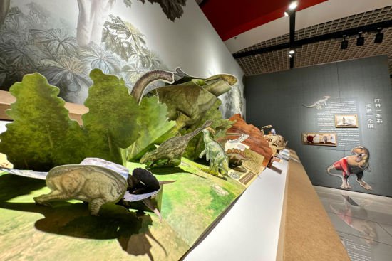 上海市群众艺术馆新展揭秘“<em>恐龙是如何</em>复活的”