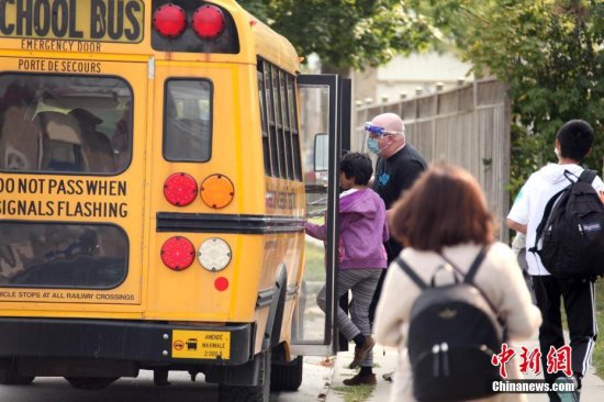 多伦多<em>公立小学</em>分批次开学 恢复课堂教学