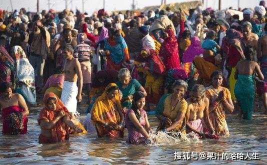神奇的印度圣河，外国人接触会生病，印度人<em>可以天天</em>喝河水
