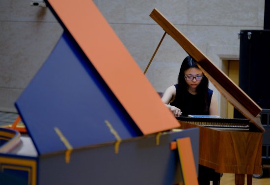 追逐莫扎特之声，这个90后女孩喜欢带着400斤钢琴巡演