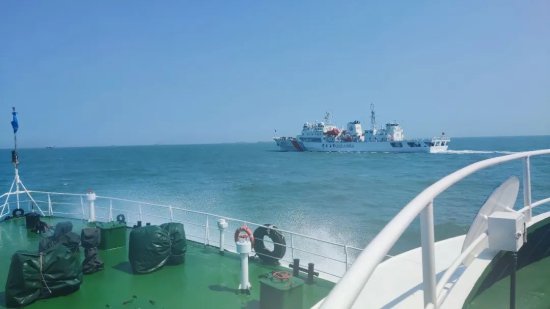 广东、福建海事局开展沿海海区联合巡航执法行动