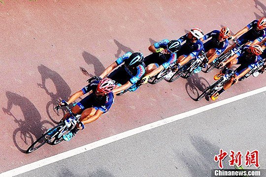 第七届环鄱阳湖国际自行车赛南昌站举行