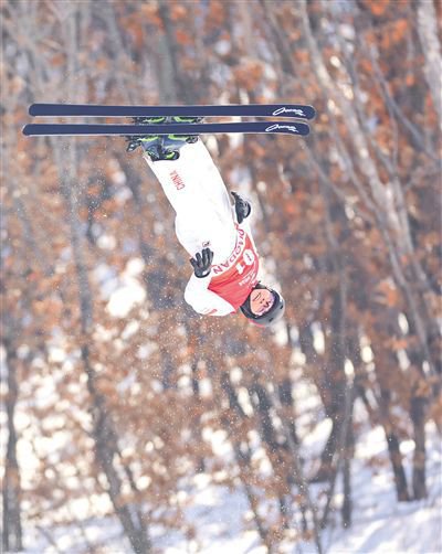 自由式滑雪青年组空中技巧比赛 河北队连夺两金两银