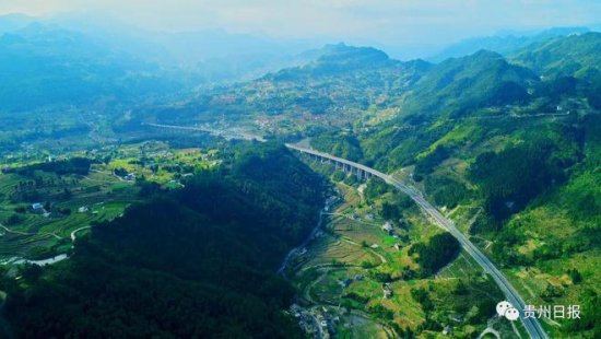 中国首次！贵州这条高速公路荣获全球道路<em>行业</em>“诺贝尔奖”
