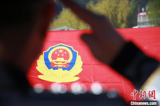 西藏吉隆出入境边防检查站与吉隆海关缉私分局携手开展主题纪念...