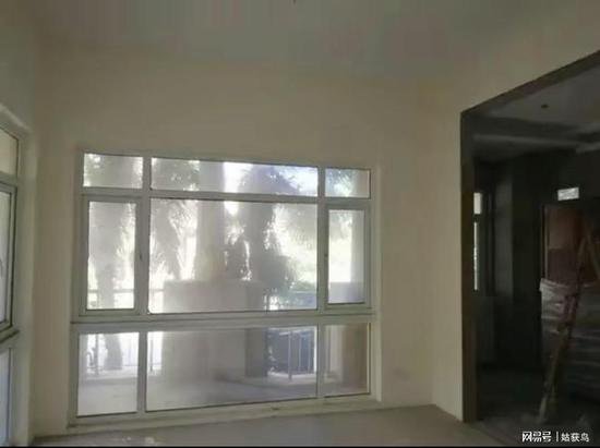 武汉市江岸区的一套<em>纯毛坯</em>大别墅拍卖，被人以543.2万元拿下了！