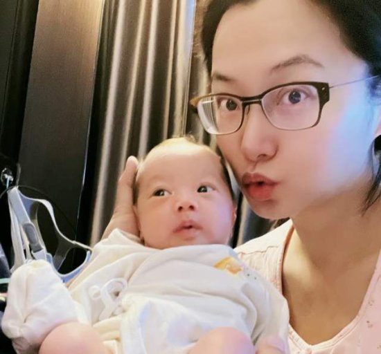 42岁赵小侨全家得新冠，3个月大的宝宝确诊后住进ICU，曾4次...
