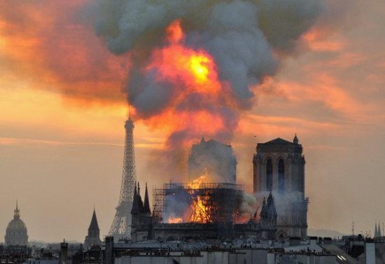 <em>不要</em>只关注幸存文物，看看巴黎<em>圣母</em>院大火烧毁了什么？