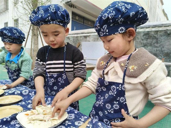 赣县区韩坊镇中心幼儿园开展“万象小食光”主题食育课程