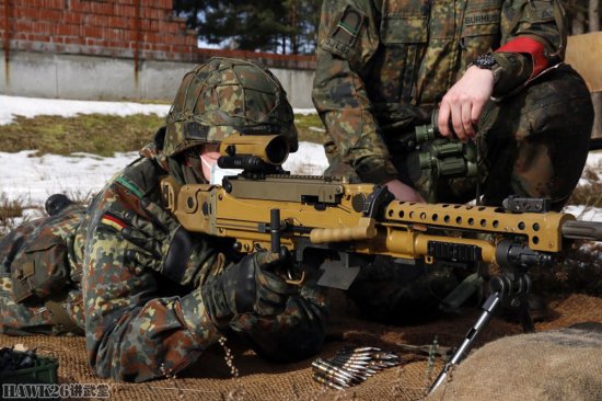 德军拍摄MG5机枪教学<em>视频</em> 演示<em>正确</em>操作<em>方法</em> 提高部队换装效率