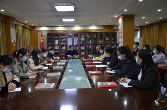 博爱县人民法院召开迎五四青年干警座谈会